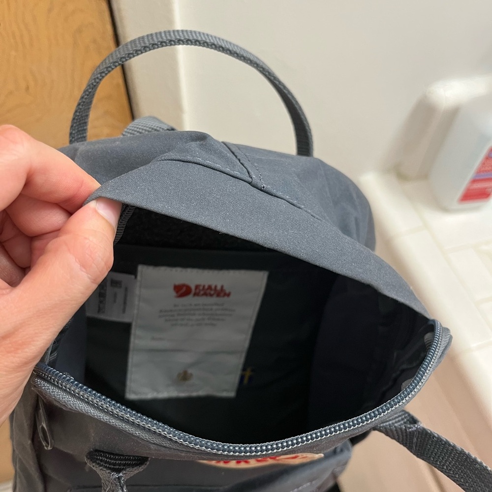 Kånken Mini Graphite Backpack - Picture 8 of 9